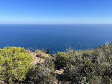 Alt del Governador 'un İspanya' daki Albir çevresindeki Parque Natural Serra Gelada 'daki zirvesinden görüntü