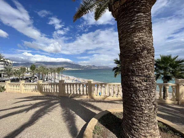 アルバール スペインにブールバードとビーチ — ストック写真