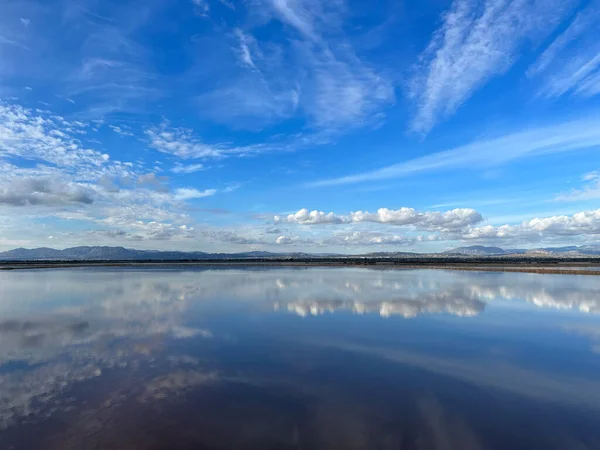 Wolkenreflectie Het Natuurpark Las Salinas Santa Pola Spanje — Stockfoto