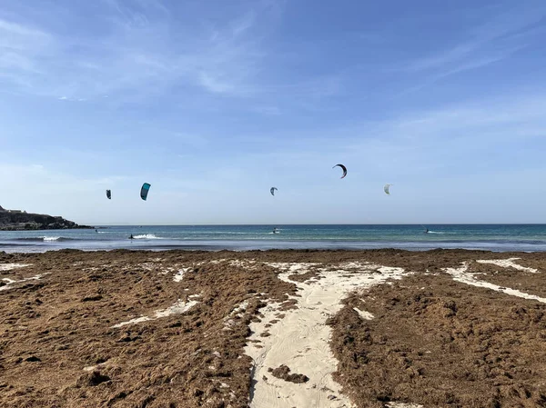 Stock image Kite surfing around Isla de Tarifa in Spain