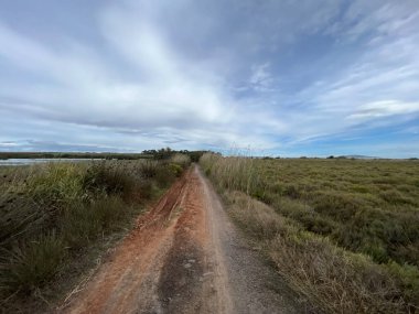 Marsilya çevresindeki toprak yol, Güney Fransa
