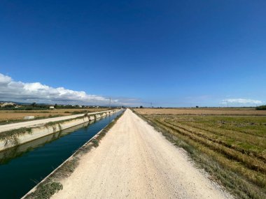 İspanya 'da Camarles çevresindeki yol