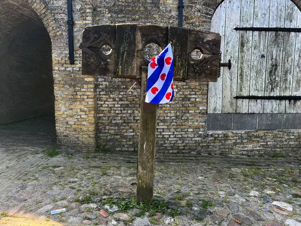 Rusztowanie Flagą Fryzyjską Sloten Holandia — Zdjęcie stockowe