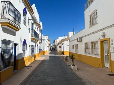 Endülüs, İspanya 'nın eski Chipiona şehrinde bir sokak.