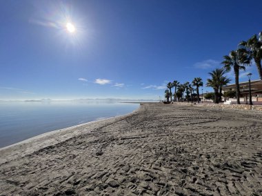 Sabah İspanya 'daki Los Narejos plajında.