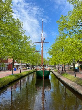 Almanya, Papenburg kanalında yelkenli.