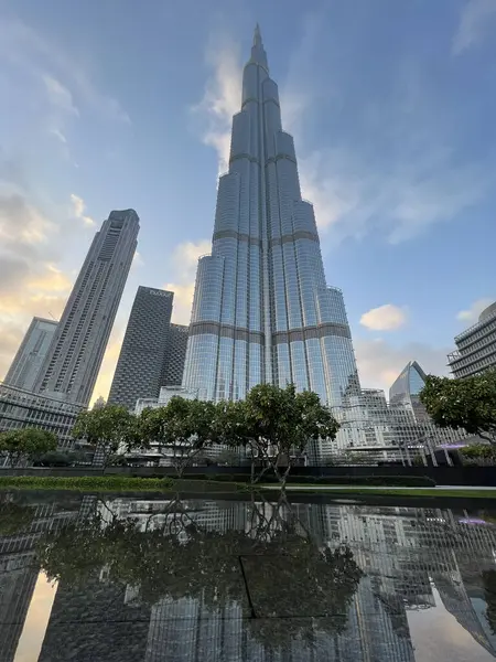 Torre Burj Kalifa Durante Pôr Sol Nos Emirados Árabes Unidos — Fotografia de Stock