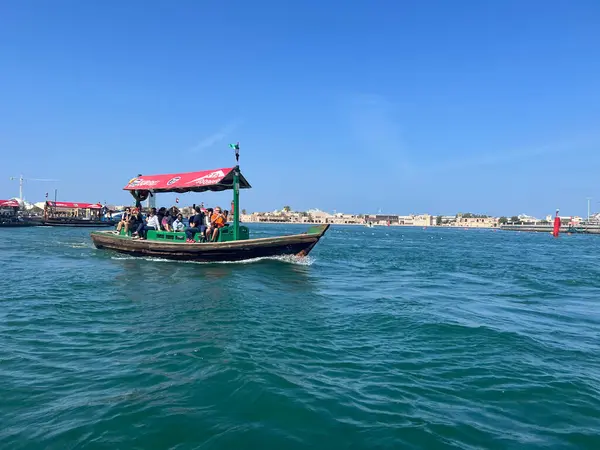 Houten Traditionele Ferry Bij Dubai Creek Verenigde Arabische Emiraten — Stockfoto