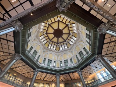 Japonya 'daki Tokyo merkez istasyonunda.