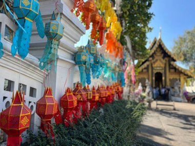 Wat Inthakhin 'de fenerler Sadue Mueang Budist tapınağı Chiang Mai, Tayland