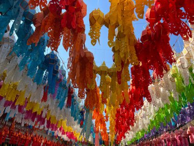 Wat Inthakhin 'de fenerler Sadue Mueang Budist tapınağı Chiang Mai, Tayland