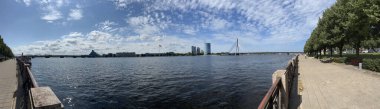 Riga, Letonya 'daki Daugava nehrinden Panorama