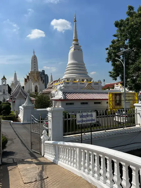 Wat Phitchaya Yatikaram Worawihan Budist tapınağı Bangkok, Tayland