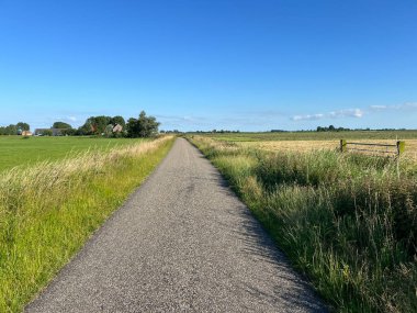 Hollanda, Friesland 'da Spannum çevresindeki yol