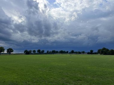 Hollanda 'da Luttenberg çevresinde kara bulutlar