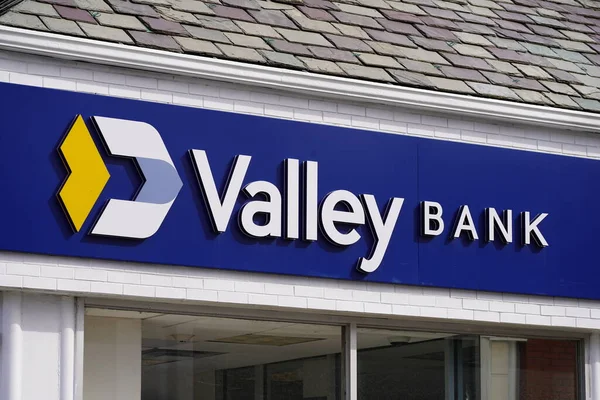 White Plains Abril 2023 Sinal Filial Valley Bank Com Logotipo — Fotografia de Stock