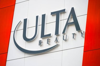 New York, New York - 15 Nisan 2023: Ulta Beauty NYC mağazasının logosu