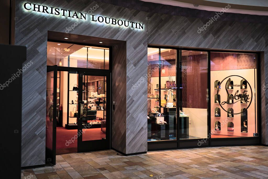 Honolulu, HI 9 de enero de 2024 Christian Louboutin diseñador etiqueta centro comercial