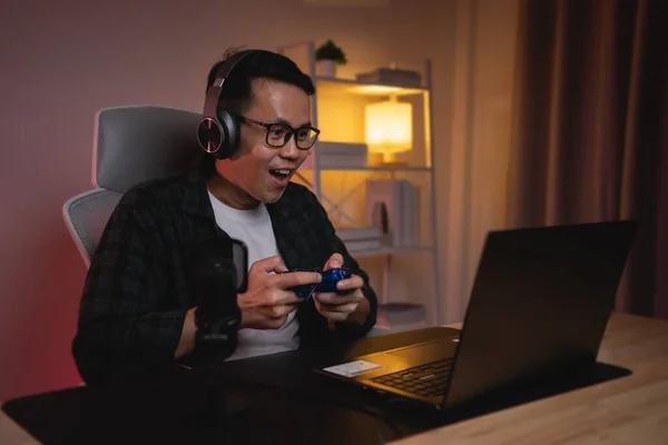 Asian Influencer Man Wearing Glasses Smile Youtuber Using Joystick Playing — Stock Photo, Image