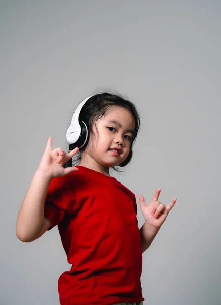 Cheerful Happy Asian Children Girl Black Hair Listening Music Songs — Stock Photo, Image