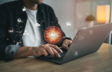 Adam dizüstü bilgisayar kullanıyor ve sanal dijital Ai ağ zincirine dokunuyor. Dijital dönüşüm yönetimi, şeylerin interneti, akıllı Ai teknolojisi, ticari simgelerin IOT kavramları nesnelerin akıllı İnternet.