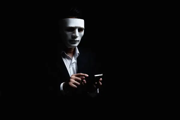 Άγνωστος Επιχειρηματίας Φορώντας Μάσκα Καλυμμένο Πρόσωπο Χρησιμοποιώντας Κινητό Τηλέφωνο Κάνει Φωτογραφία Αρχείου