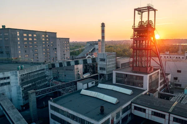 Ondergrondse Zwarte Kolenmijn Van Drone Bij Zonsopgang Uitzicht Fabriek Met — Stockfoto