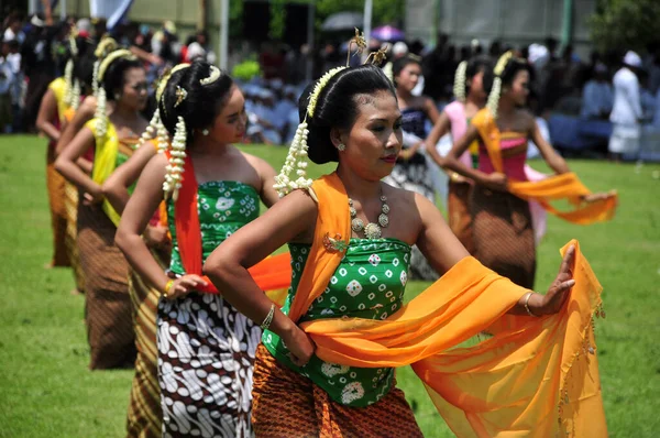 Yogyakarta Endonezya Mart 2014 Prambanan Tapınağı Avlusunda Serimpi Dans Gösterisi — Stok fotoğraf