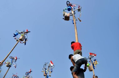 Jakarta, Endonezya - 17 Ağustos 2014: 17 Ağustos 'ta Endonezya' nın Jakarta kentinde düzenlenen Areca tırmanış yarışması
