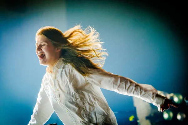 April 2023 Afas Live Amsterdam Netherlands Concert Girl Red — Stock Photo, Image