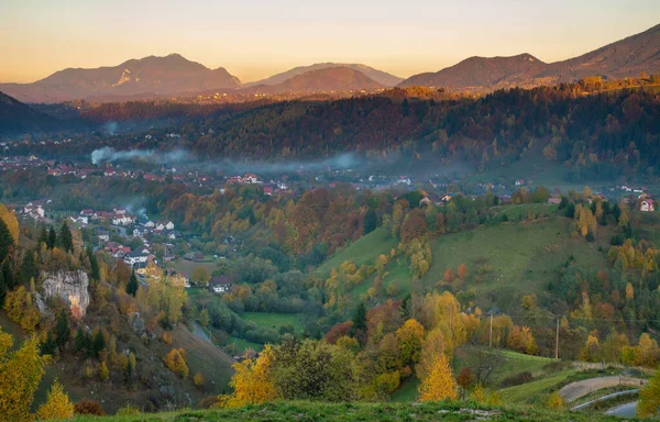 Het Prachtige Herfstlandschap Van Roemenië Transsylvanië — Stockfoto