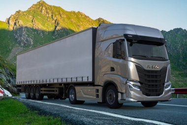 IVECO S-Way yolda