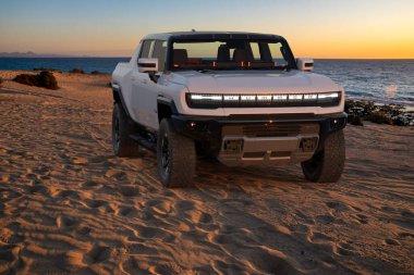 2023 GMC Hummer EV pikap Çılgın Elektrikli Süper Kamyon