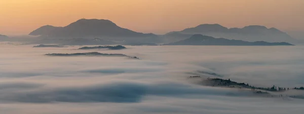 Nebel Und Wolken Über Der Insel Korfu — Stockfoto