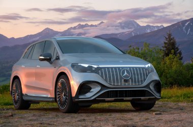 Elektrikli yeni Mercedes-Benz EQE SUV