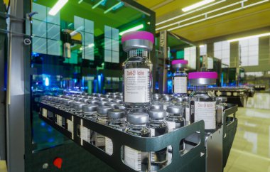 covid-19 aşı fabrikası 3D illüstrasyon.