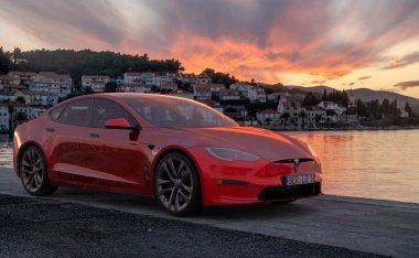 Tesla S Modeli Ekose - 1020 hp ve 2.1 saniyede 100 km / saat