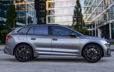 SKODA Enyaq iV - electric and sporty
