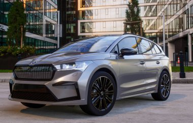 SKODA Enyaq iV - electric and sporty
