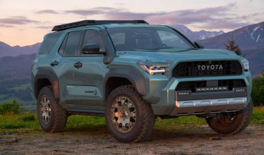 2025 Toyota 4Runner Trailhunter: Overland SUV