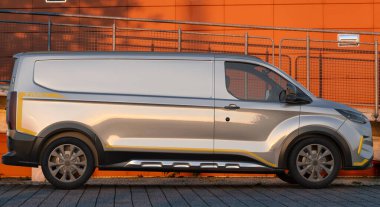 Ford Transit gümrük: yepyeni 2024 modeli