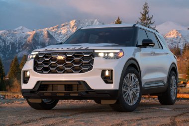 Ford Explorer 2025 yeni, daha iyi bir iç görünüşle geliyor.