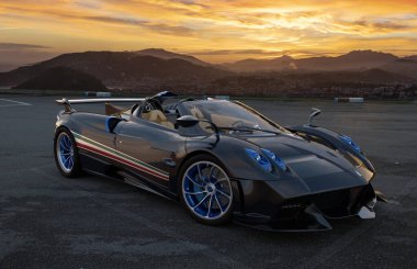 Pagani Huayra Tricolore İtalyan pilotlara 840 beygir gücünde.