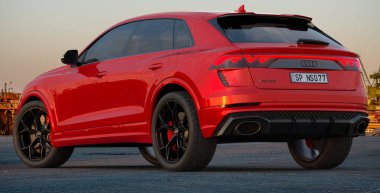 Audi RS Q8 bir aile cipinde en büyük güç ve konforu temsil ediyor.