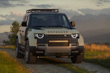 Land Rover Defender Octa Explorer Pack