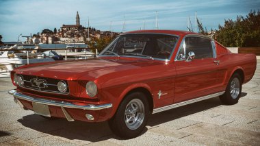 1967 Ford Mustang Fastback retro fotoğrafçılık üzerine