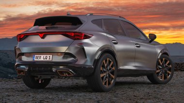 Cupra Formentor 2025 çok daha etkileyici bir SUV. Yeni görünüş ve güce ek olarak, hala bir sürüklenme moduna sahip.