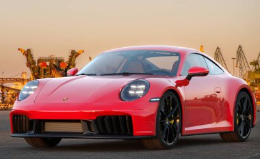 2025 model yılı için yeni Porsche 911 Carrera GTS.