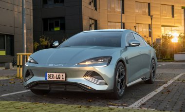 Çin 'den dinamik ve zeki bir elektrikli araba.