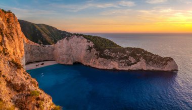 Gemi enkazı, Navagio Sahili, Zakynthos, Yunanistan-günbatımı. Sanat fotoğrafçılığı.
